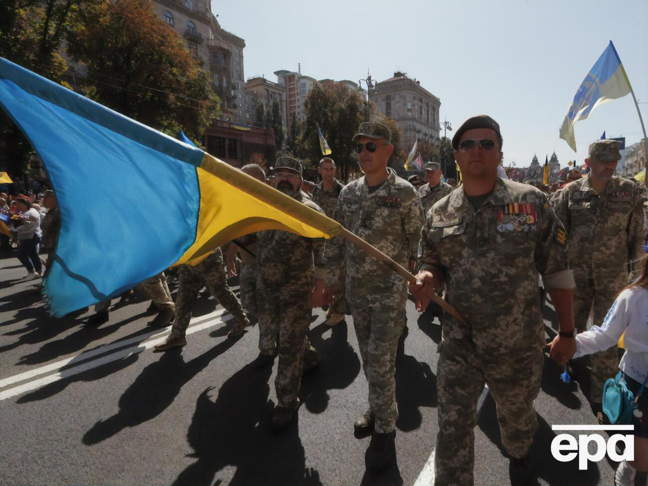 670 осіб з-поміж добровольців отримали статус УБС (на фото – ветерани війни на Донбасі під час маршу ветеранів 24 серпня 2019 року)