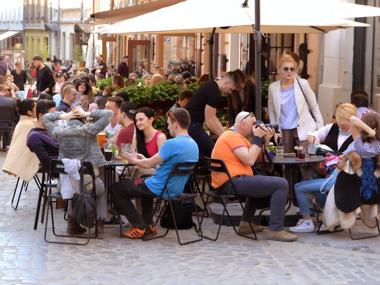 С 16 января в Украине сфера обслуживания перешла на украинский язык