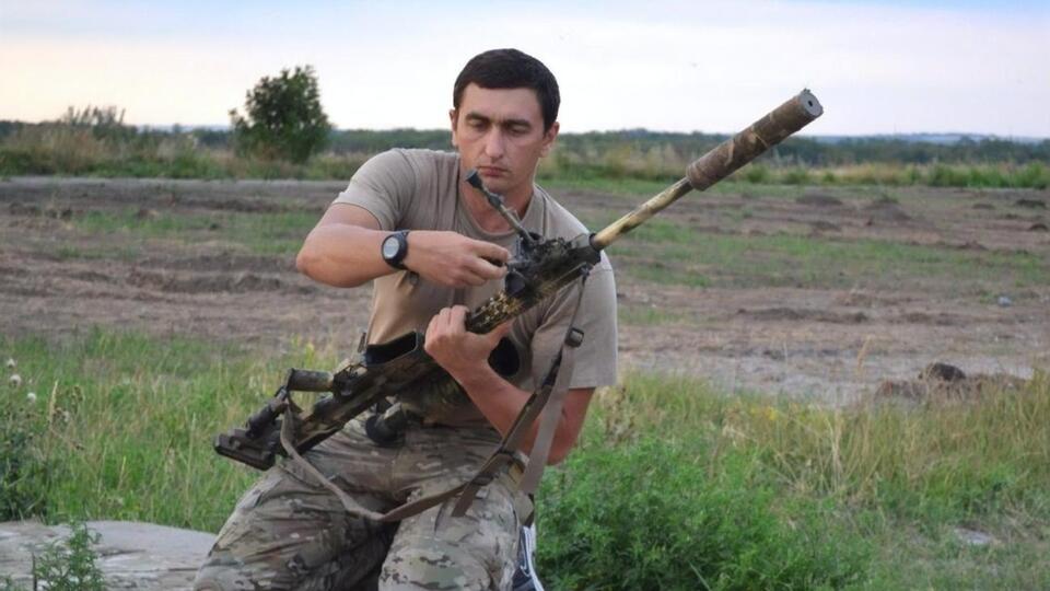 Волочаев погиб в ночь на 1 декабря 2019 года, он был одними из лучших снайперов Украины, сообщали в СБУ