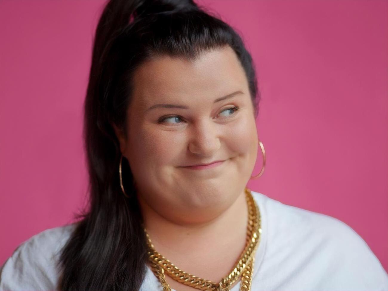 До начала музыкальной карьеры alyona alyona работала воспитательницей в детском саду