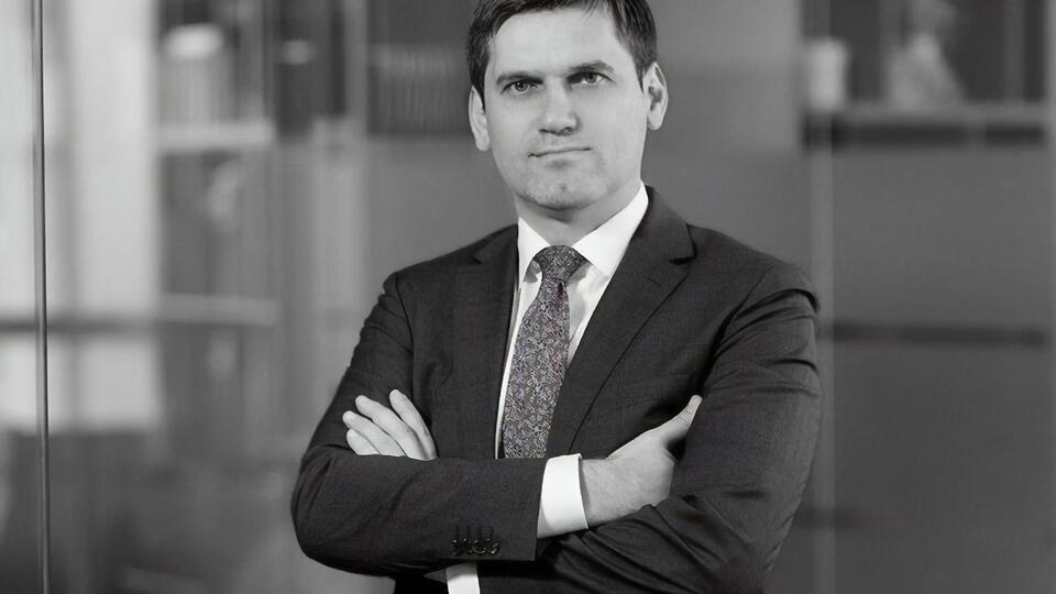 Нижний был одним из самых сильных судебных юристов в Украине в спорах между инвесторами и в конфликтах инвесторов с государством, сообщали в Hillmont Partners