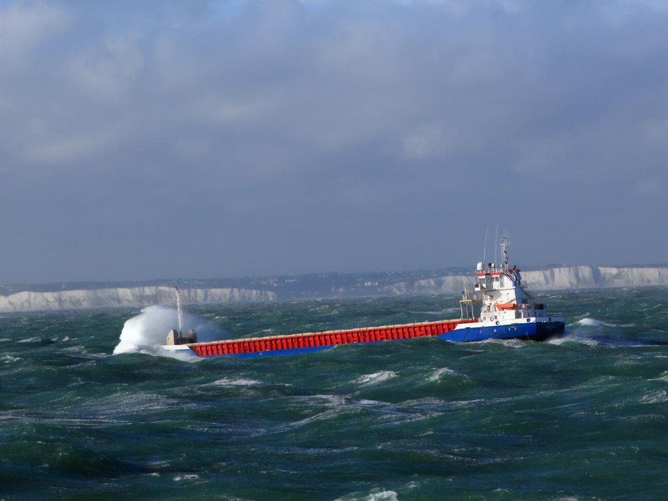 Пошуки чотирьох моряків тривають