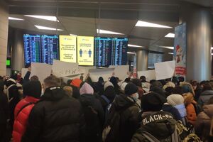 Навальний мав приземлитися в Москві о 18.20 за київським часом