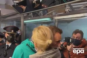Навальный 17 января вернулся в Россию