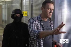 Навального задержали сразу после прилета в Россию