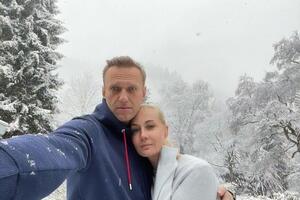 Навальний із дружиною 17 січня повернувся в Росію