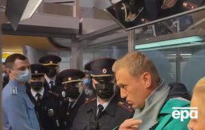 Навального (на фото справа) задержали 17 января