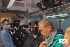 Навального (на фото справа) задержали 17 января