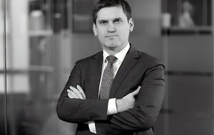 Известные украинские юристы, журналисты, чиновники, политики пришли попрощаться с Сергеем Нижним