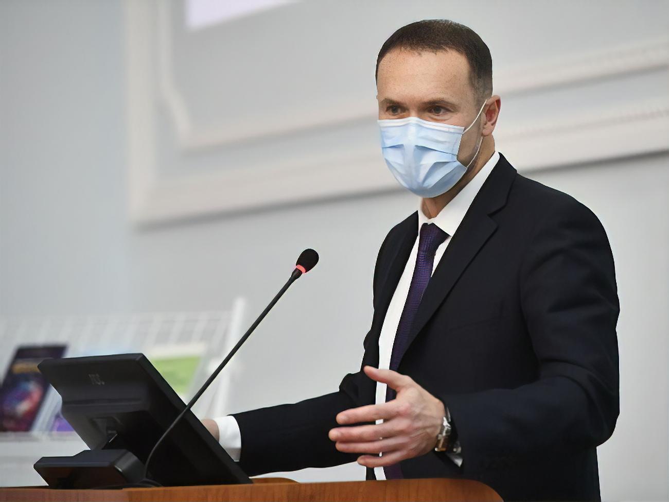 Шкарлета в прошлом году обвинили в плагиате нескольких научных работ