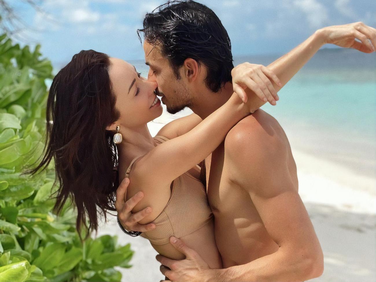 Кухар отпраздновал день рождения на Мальдивах вместе с мужем