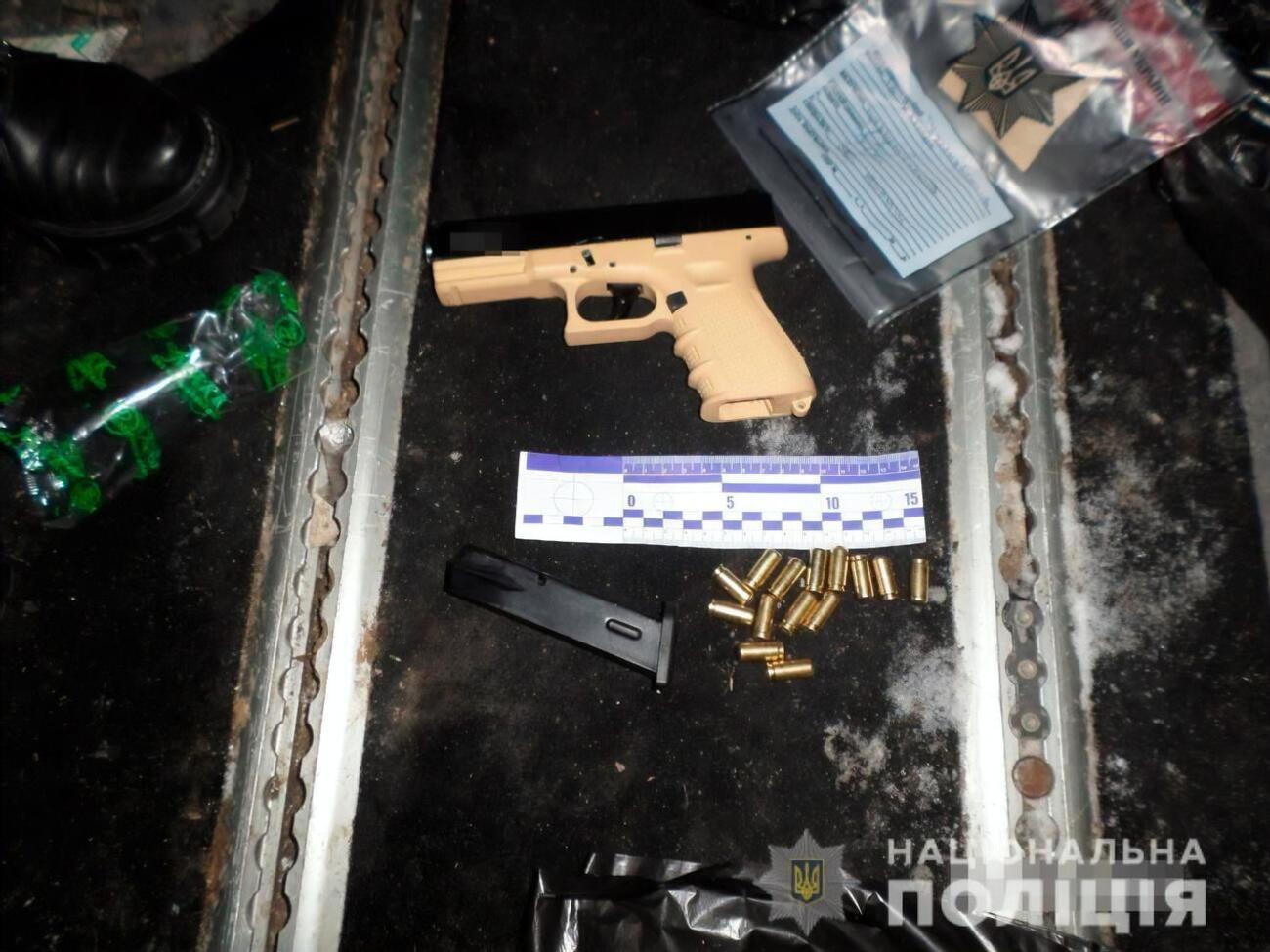 Відкрито кримінальне провадження за статтею "незаконне поводження зі зброєю, боєприпасами або вибуховими речовинами"