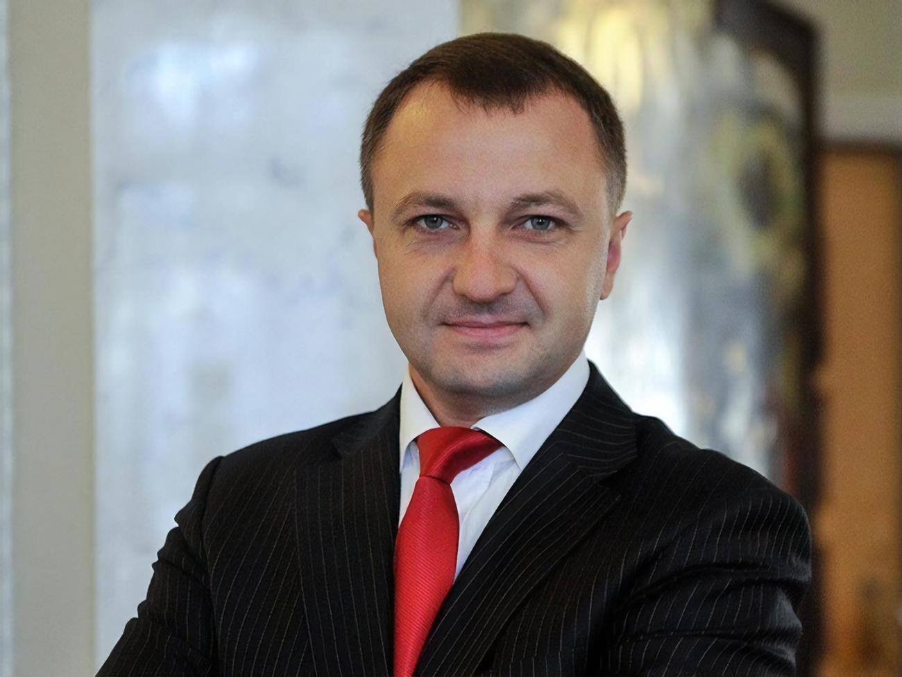 Кремінь: Деякі з "політичних туристів" знаходять 1000 і один спосіб обійти закон