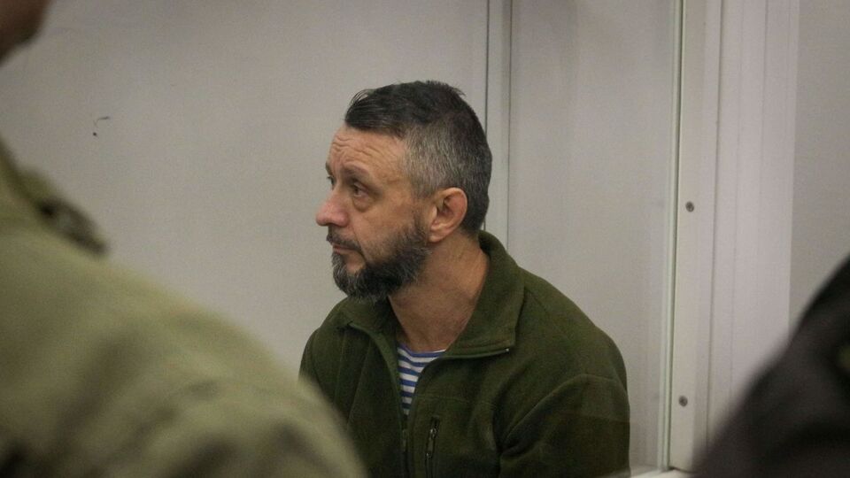 Адвокат просив суд відпустити Антоненка під особисте зобов'язання