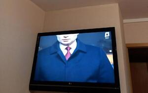 Перед зверненням Путіна транслювали привітання губернатора Калінінградської області