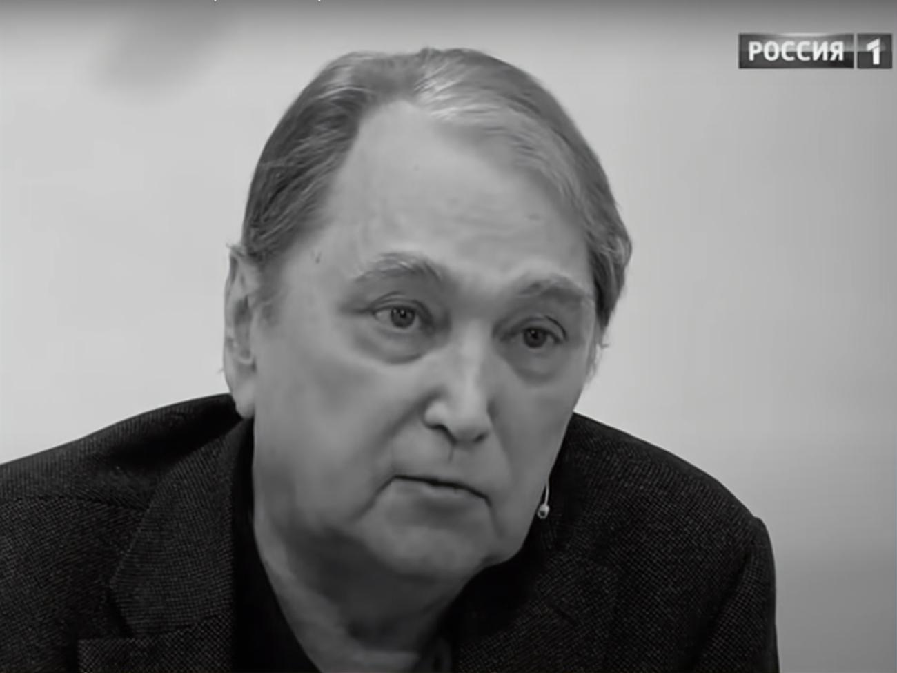 Коренев родился в 1940 году в Севастополе