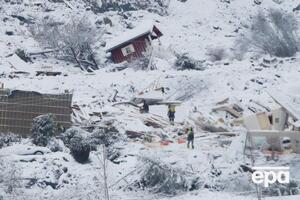 Спасатели продолжают поиски людей