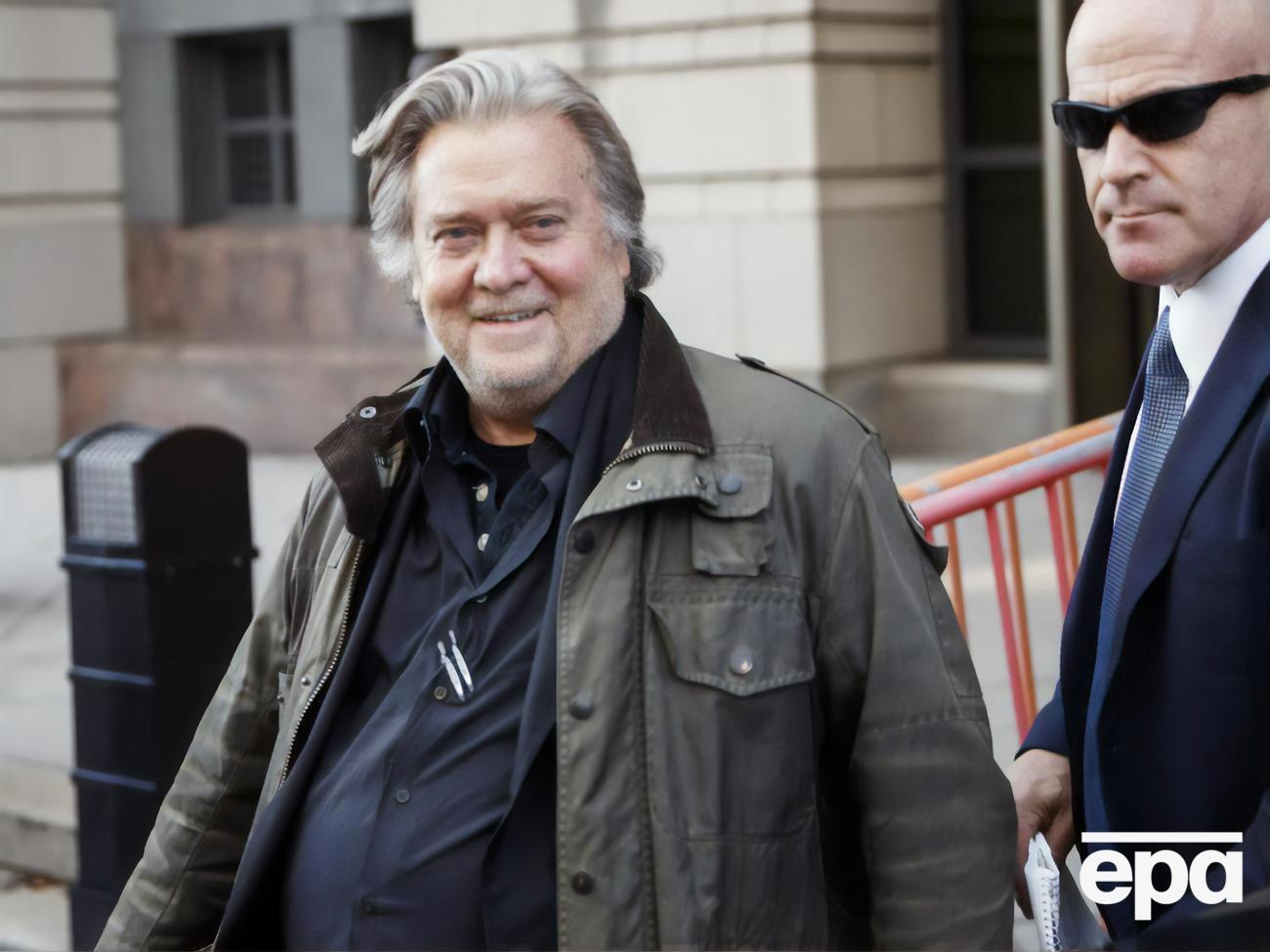 Беннона і ще трьох осіб затримали 20 серпня 2020 року, їх обвинуватили в розкраданні пожертвувань, зібраних на будівництво стіни на кордоні з Мексикою