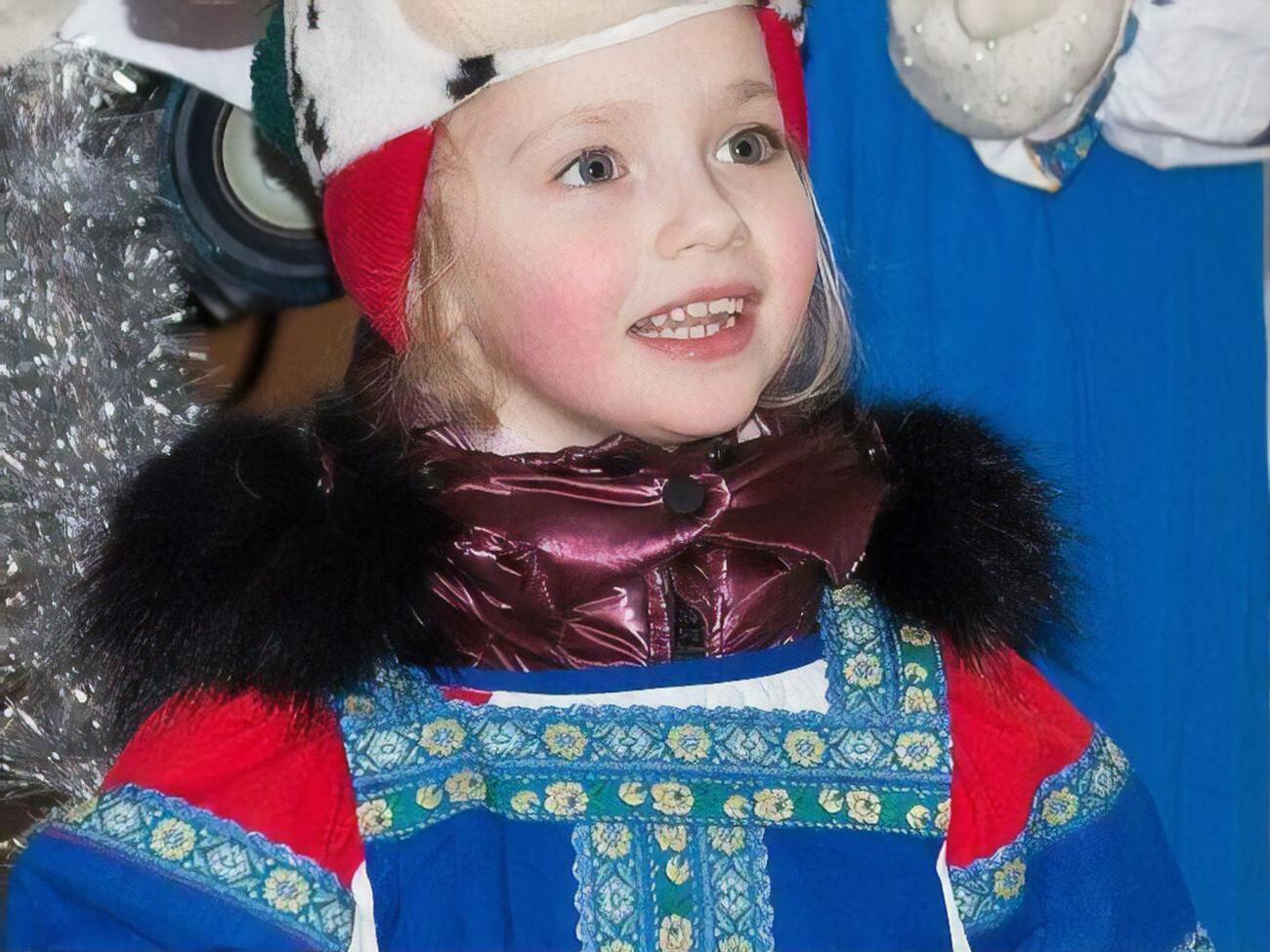 Ліза Галкіна взяла участь у шкільній святковій програмі