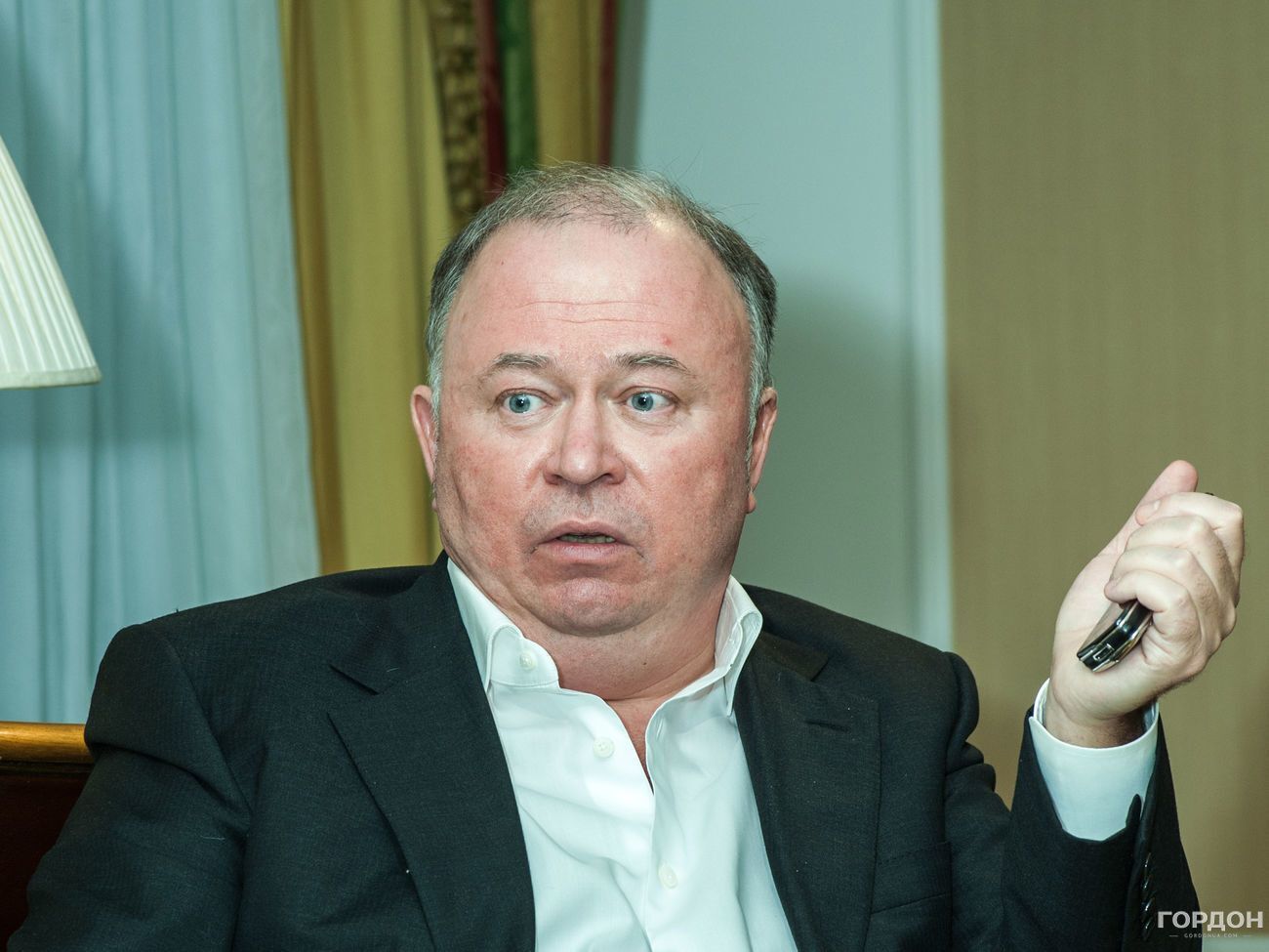 По мнению Караулова, смотреть на российском ТВ нечего, оно умерло