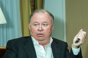 По мнению Караулова, смотреть на российском ТВ нечего, оно умерло