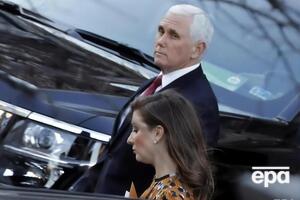 Пенс заявляв, що Байдена та Гарріс приведуть до присяги "відповідно до історії і традицій"