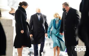 Джилл Байден для инаугурации выбрала наряд бренда Markarian в голубых тонах