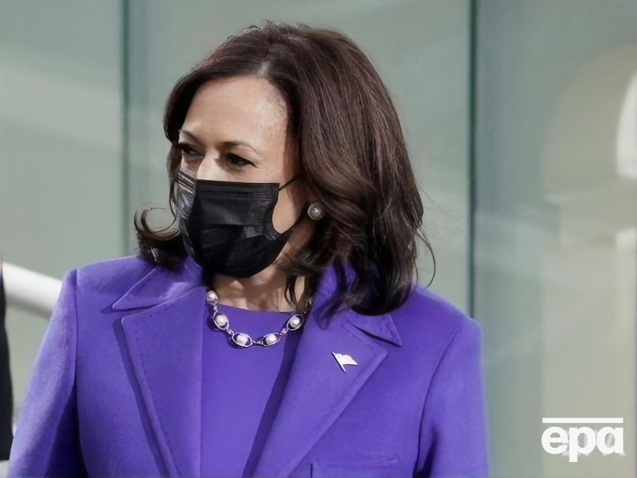 Харрис&nbsp;стала первой женщиной, первой афроамериканкой&nbsp;и первым человеком южноазиатского происхождения на посту вице-президента