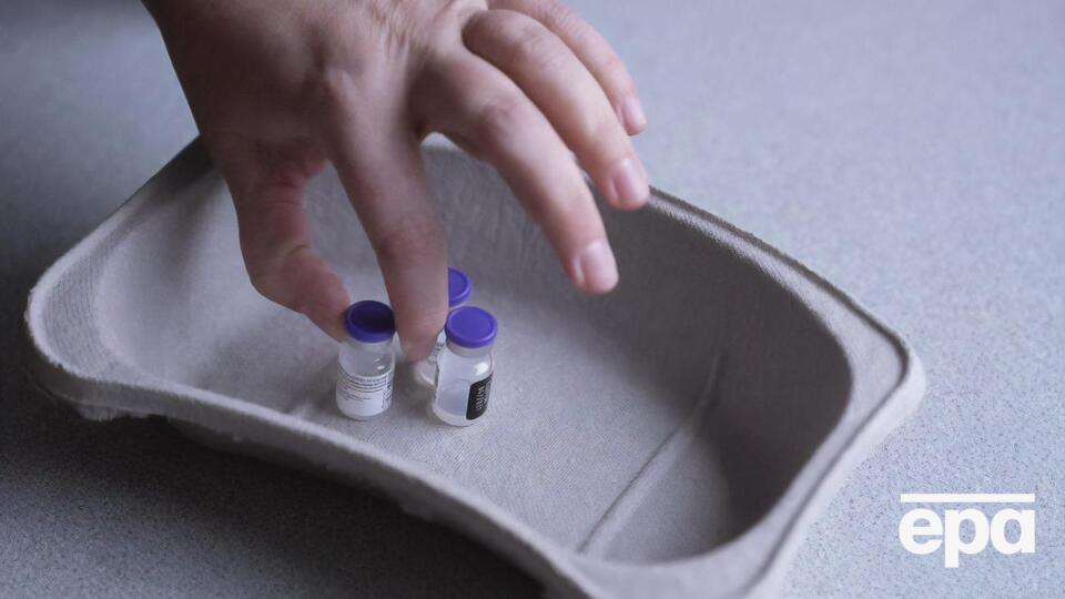 В Україні 2021 року буде доступною і платна вакцина проти коронавірусу, повідомив Степанов