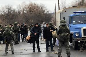 По данным правозащитников, два спецконвоя проследовали через пункт пропуска "Изварино" в сторону Ростова