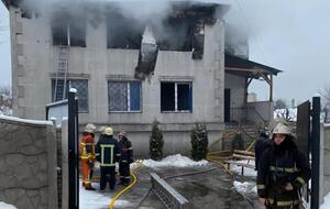 Урятували з будівлі, що палала, дев'ятьох людей