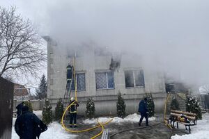 Правоохранители и чиновники устанавливают владельцев здания, в котором находился частный пансионат