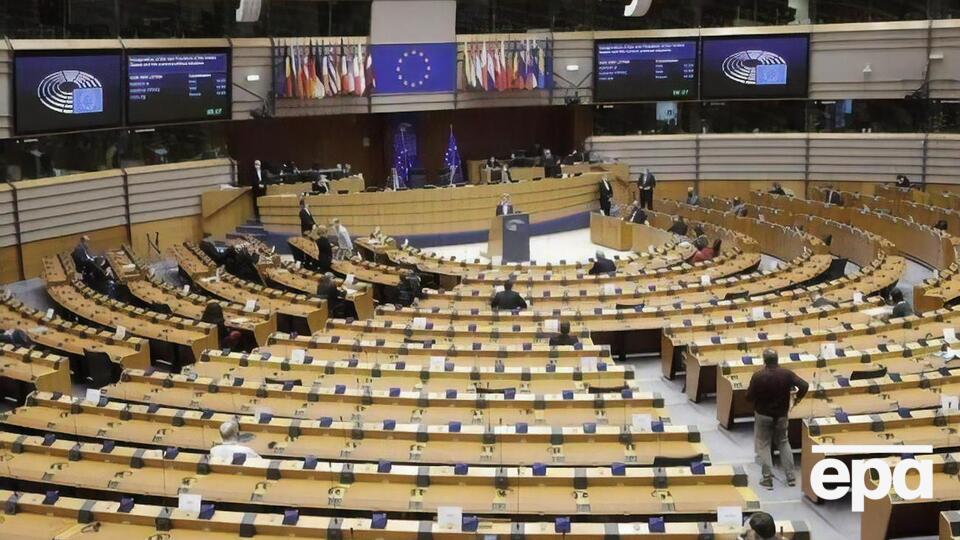 Резолюция была принята 581 голосом за при 50 против и 44 воздержавшихся