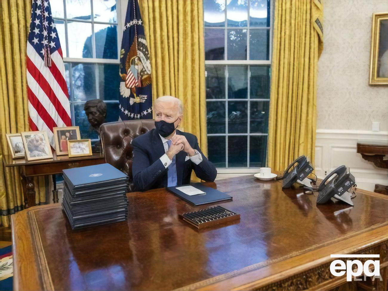 Байден обновил галерею в Овальном кабинете