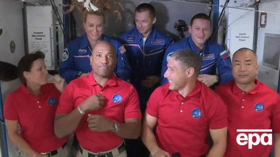Сейчас на МКС работают два российских космонавта, четыре американских и один японский