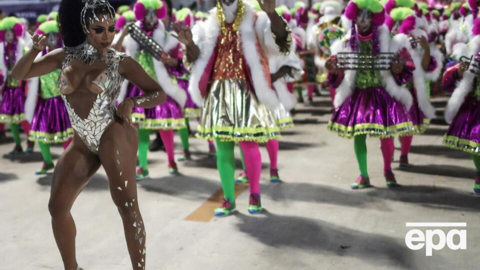 Карнавал в Бразилии проводили ежегодно в феврале