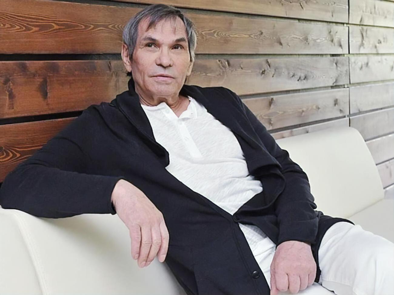 Экс-помощник Алибасова утверждает, что участие в шоу было основным источником его доходов