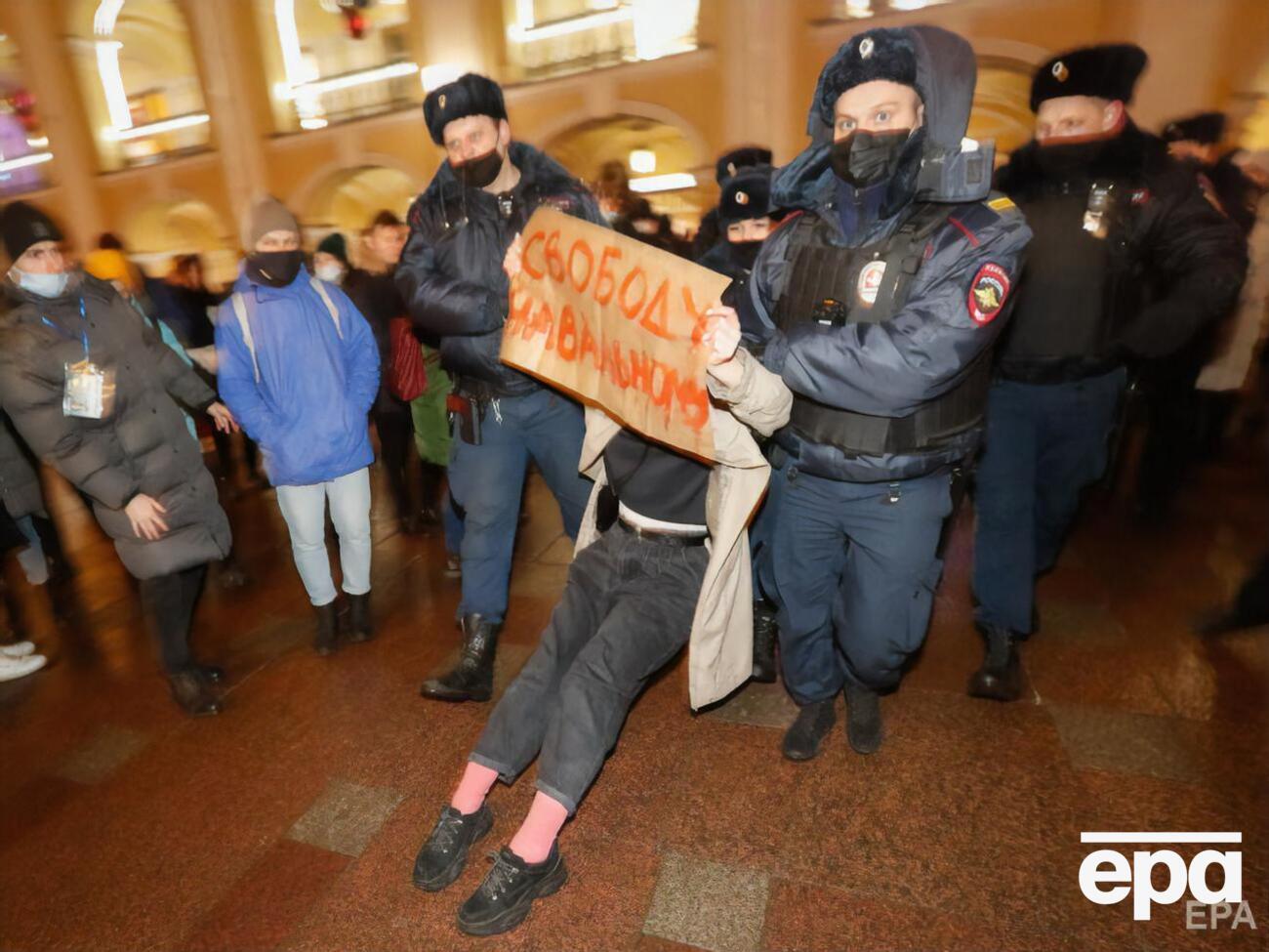 Навальный в день своего ареста призвал сторонников выходить на протесты