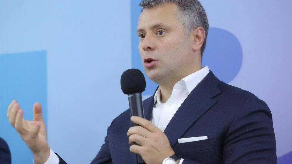 Люди не хотят себя чувствовать бедными, заявил Витренко