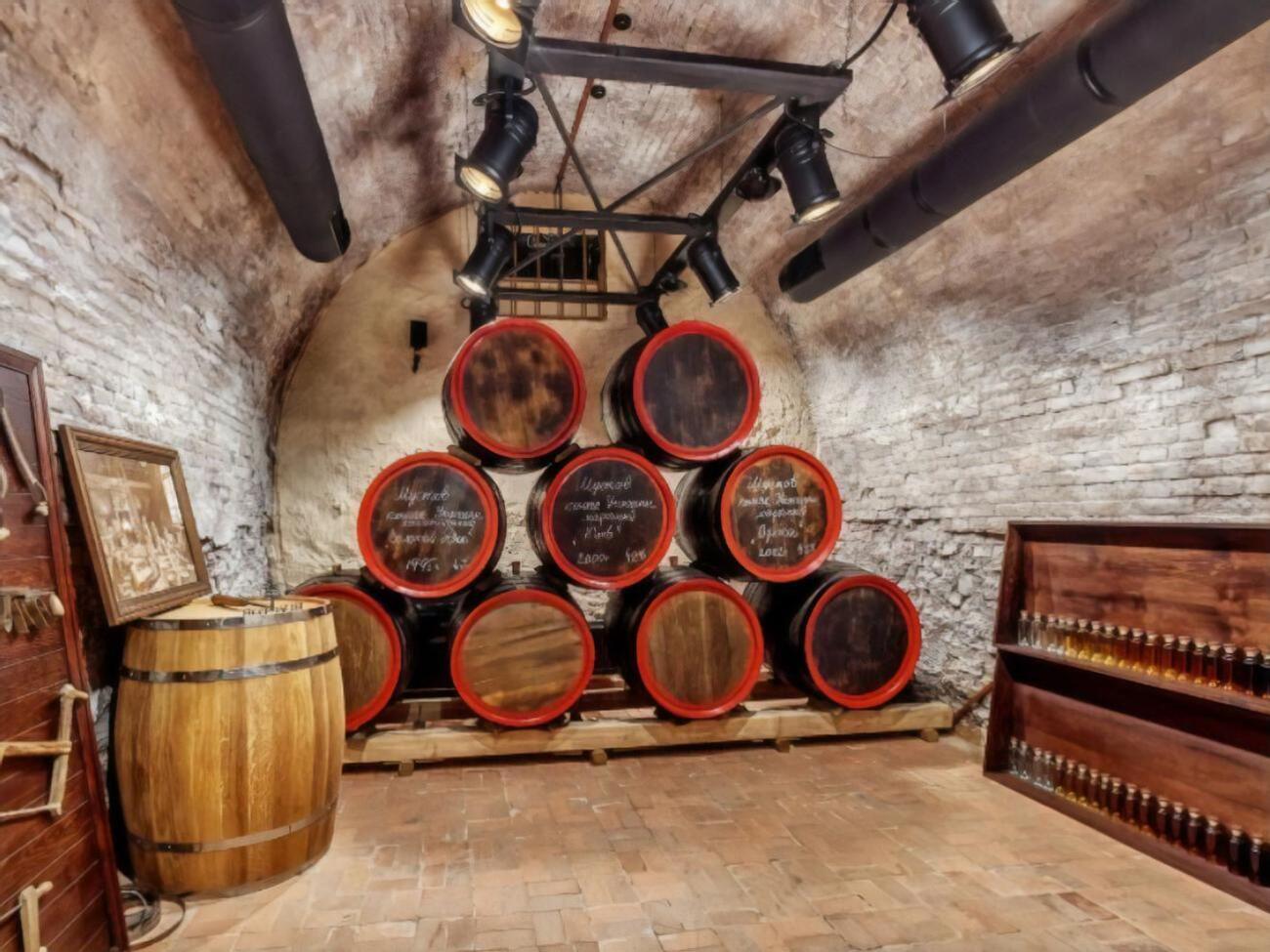 Бутылку нашли неподалеку от завода и музея истории коньяка