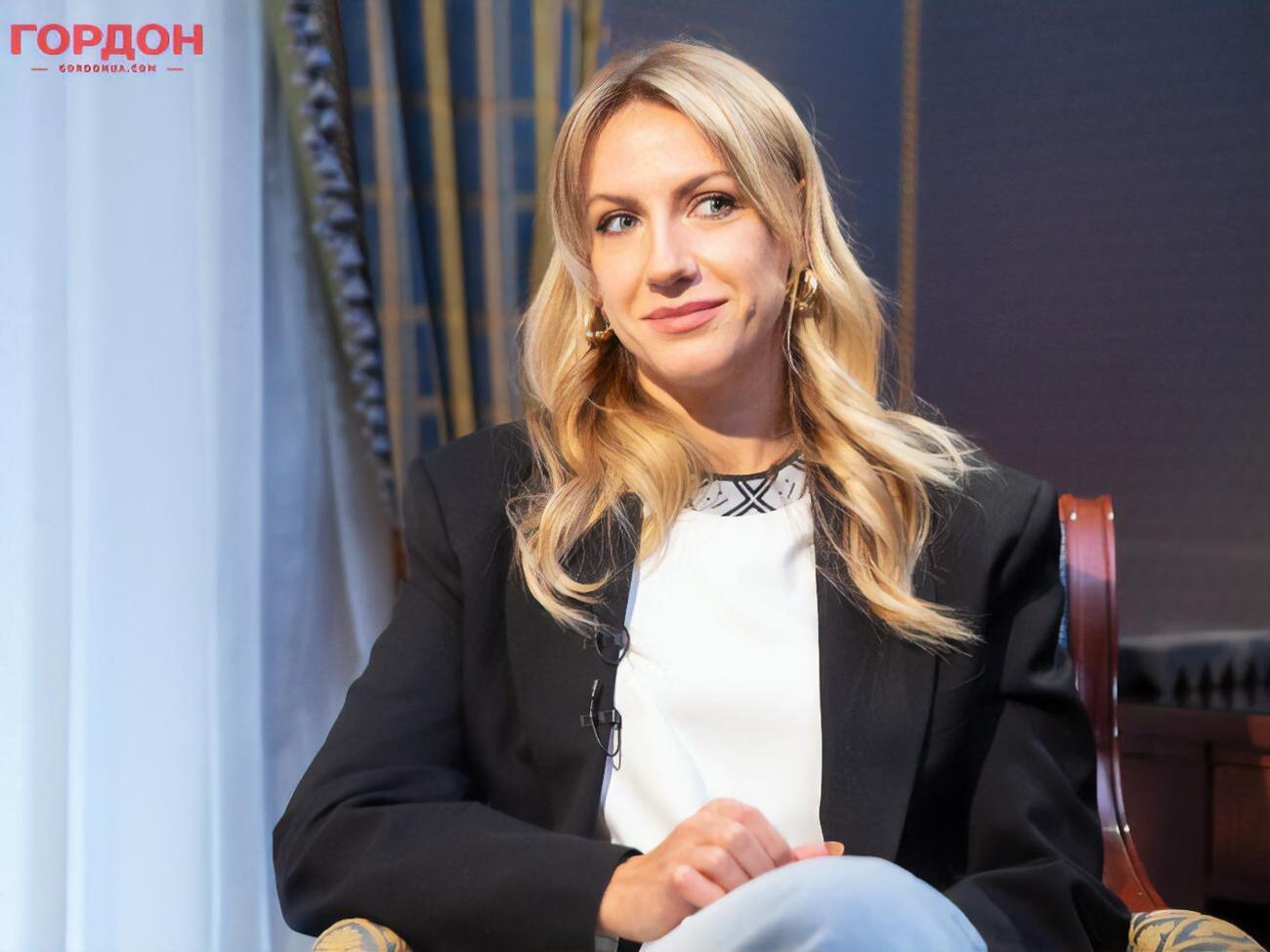 Нікітюк: Якось я не встигла щось продати. І бачу&nbsp;&ndash; підходять, кажуть: "Дівчинко, почім яблучка?" Я підводжу очі: "Для вас, мамо, безплатно". Мамі було трохи некомфортно