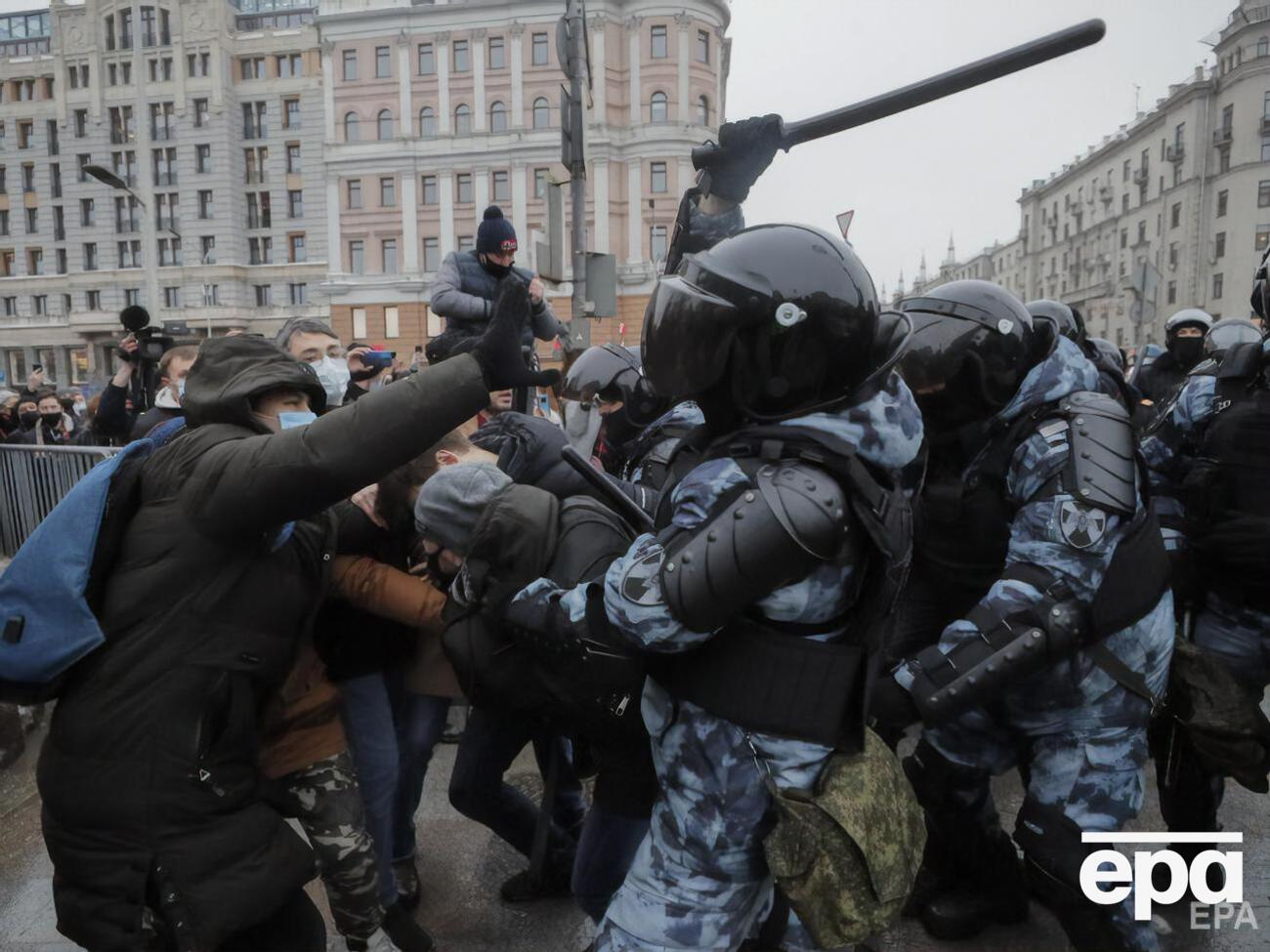 В Москве задержали активистов, вышедших на акции в поддержку оппозиционера Навального