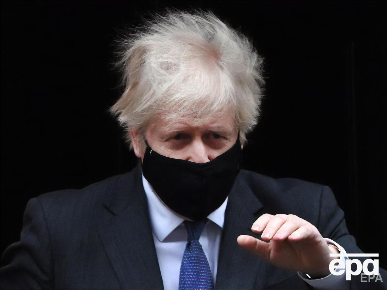 Джонсон предупредил о вероятной опасности новой мутации