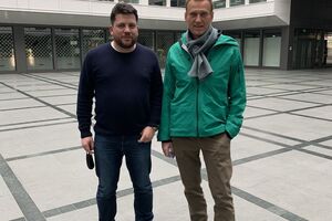 Волков (на фото слева) анонсировал новые протесты в поддержку оппозиционера