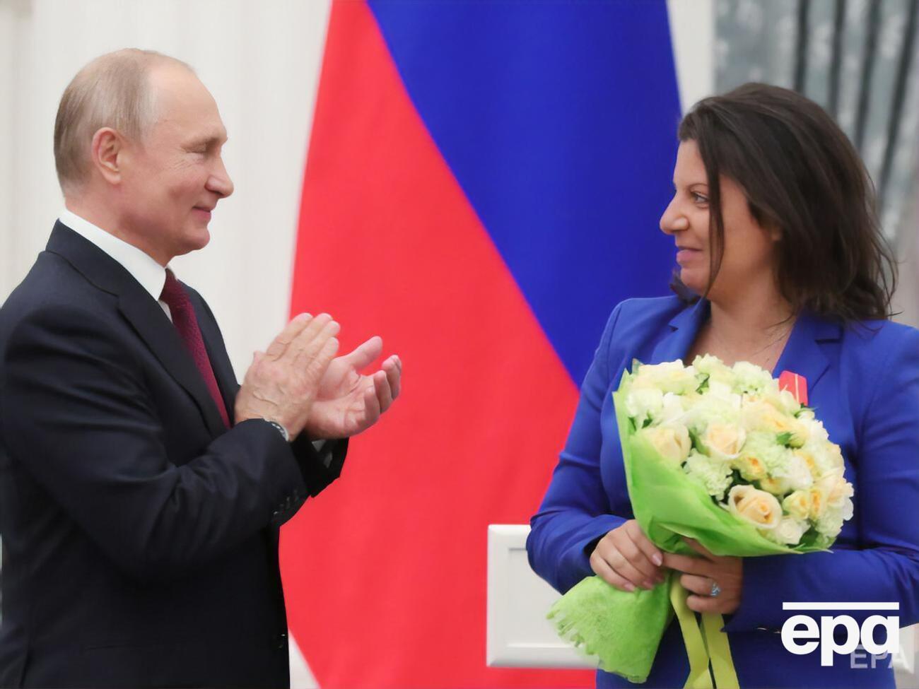 С 2005 года Симоньян возглавляет пропагандистский телеканал RT