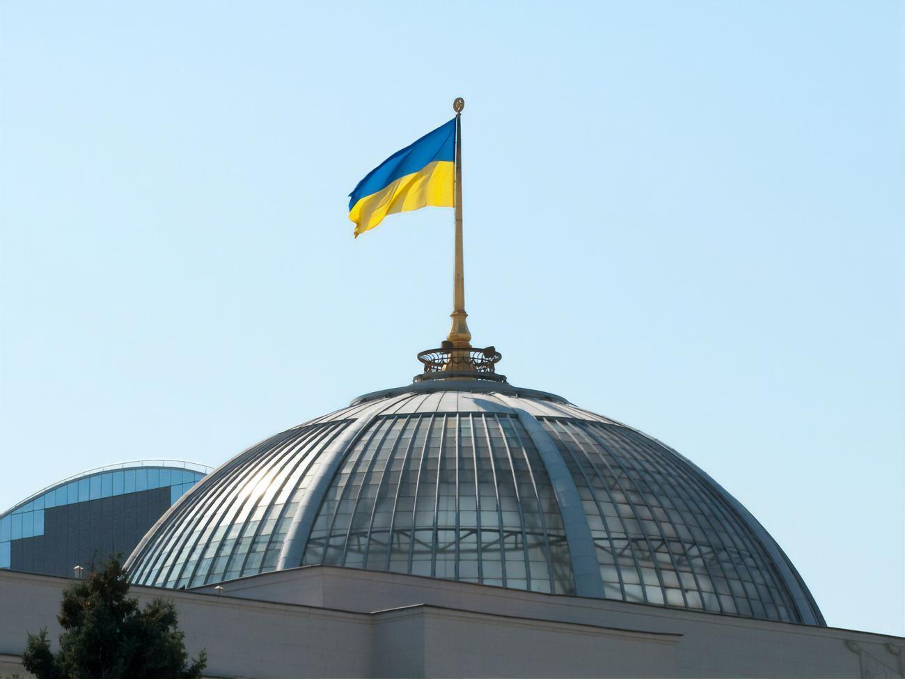 Закон про відповідальність за неперсональне голосування депутатів набув чинності на початку 2020 року