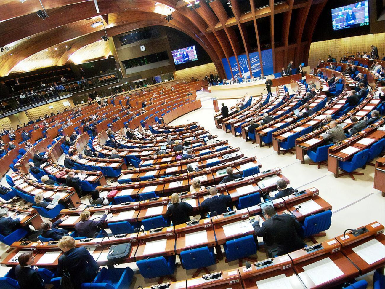 У 2020 році осінню та літню пленарні сесії ПАРЄ скасовували через спалах коронавірусу