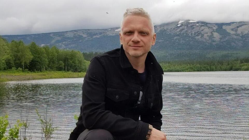 За інформацією директорки Шаляпіна, він скоїв суїцид, перебуваючи у стані депресії