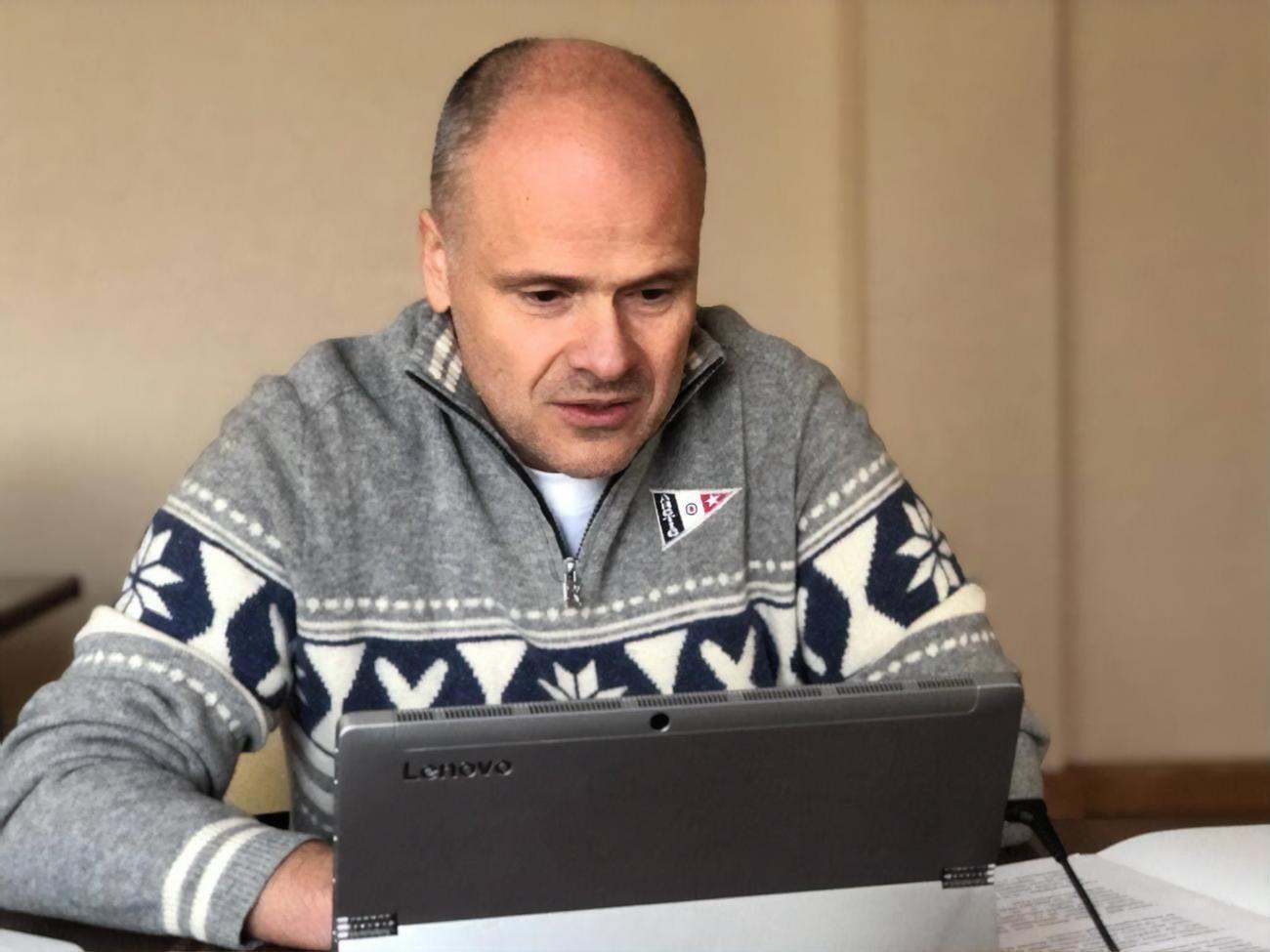 Радуцкий:&nbsp;Сейчас при легком течении заболевания пациентов обследуют с помощью экспресс-тестов на антиген. А они не попадают в общую статистику