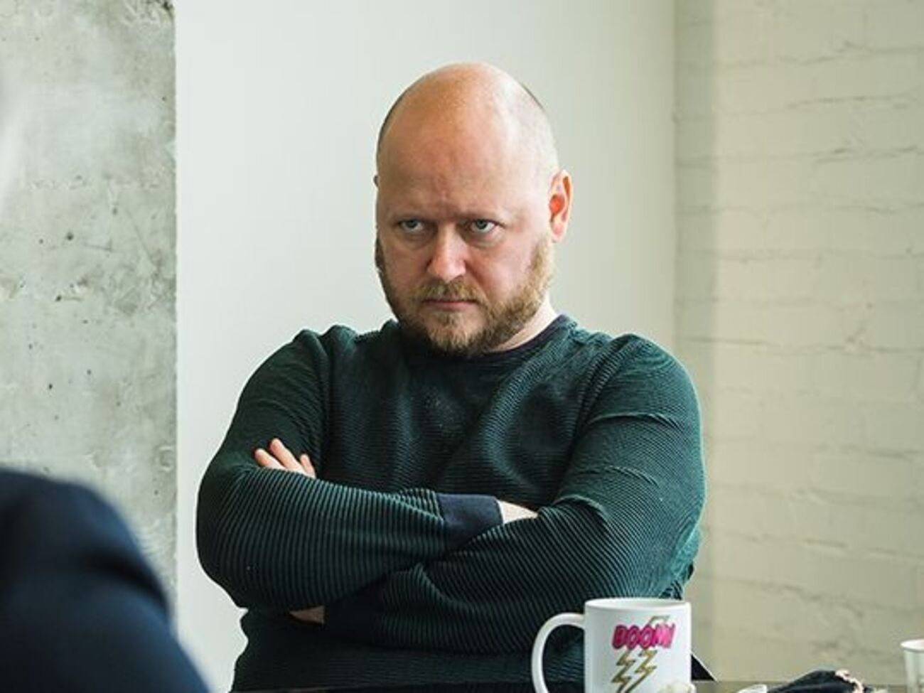 Внимательно наблюдаю за происходящим в России. Мне не все равно, когда и при каких обстоятельствах маньяк-убийца снова припрется в мою страну